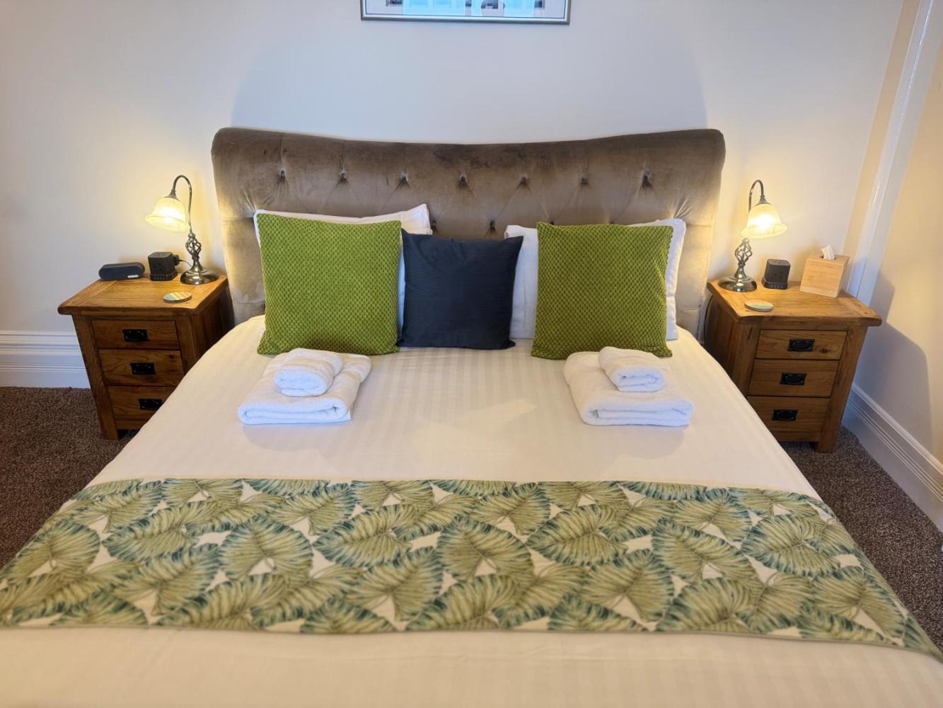 The Red Lion Hotel Кромер Екстер'єр фото A bed runner