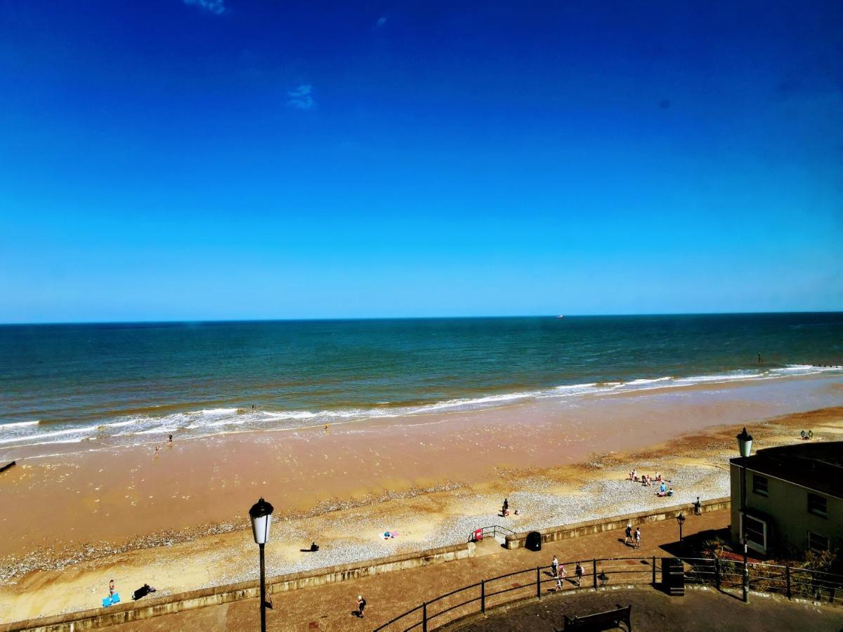 The Red Lion Hotel Кромер Екстер'єр фото The beach at Hunstanton